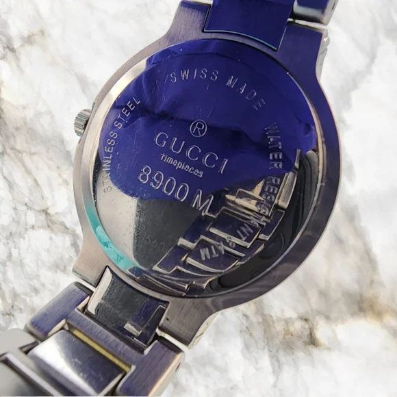 GUCCI 8800M Stainless Steel Swiss Made Watch - Picture 3 of 4